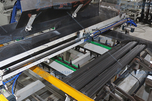 Machine de soudage automatique avancée de plateau de fil pour ligne de production de plateaux de plateau de treillis métallique 3