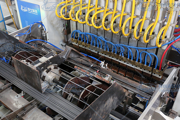 Machine de soudage automatique avancée de plateau de fil pour ligne de production de plateaux de plateau de treillis métallique 5