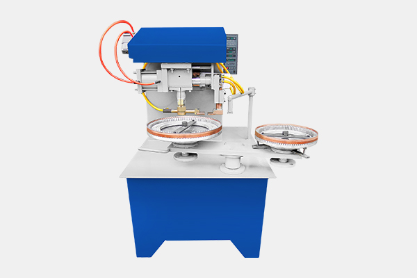 Machine de soudage automatique à points pour anneau intérieur avec une distribution précise des fils 5