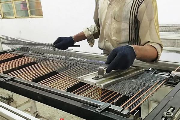 Machine de ligne de production de condenseur de tube de fil de réfrigérateur, machine de soudure et de cintrage 5