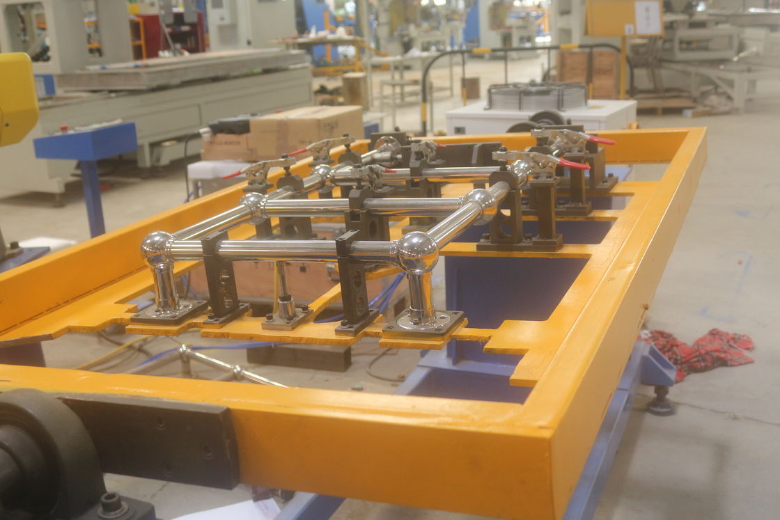 Soudage au laser robot pour radiateurs à serviettes et rails à serviettes Robot machine de soudage au laser