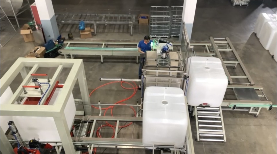 Ligne de production automatique de cadre de cage de réseau IBC, ligne de machine de test de fuite de réservoir IBC entièrement automatique